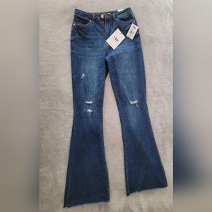 NWT YMI High Waist Flare Jeans Sz 7/28, Inseam ~33"